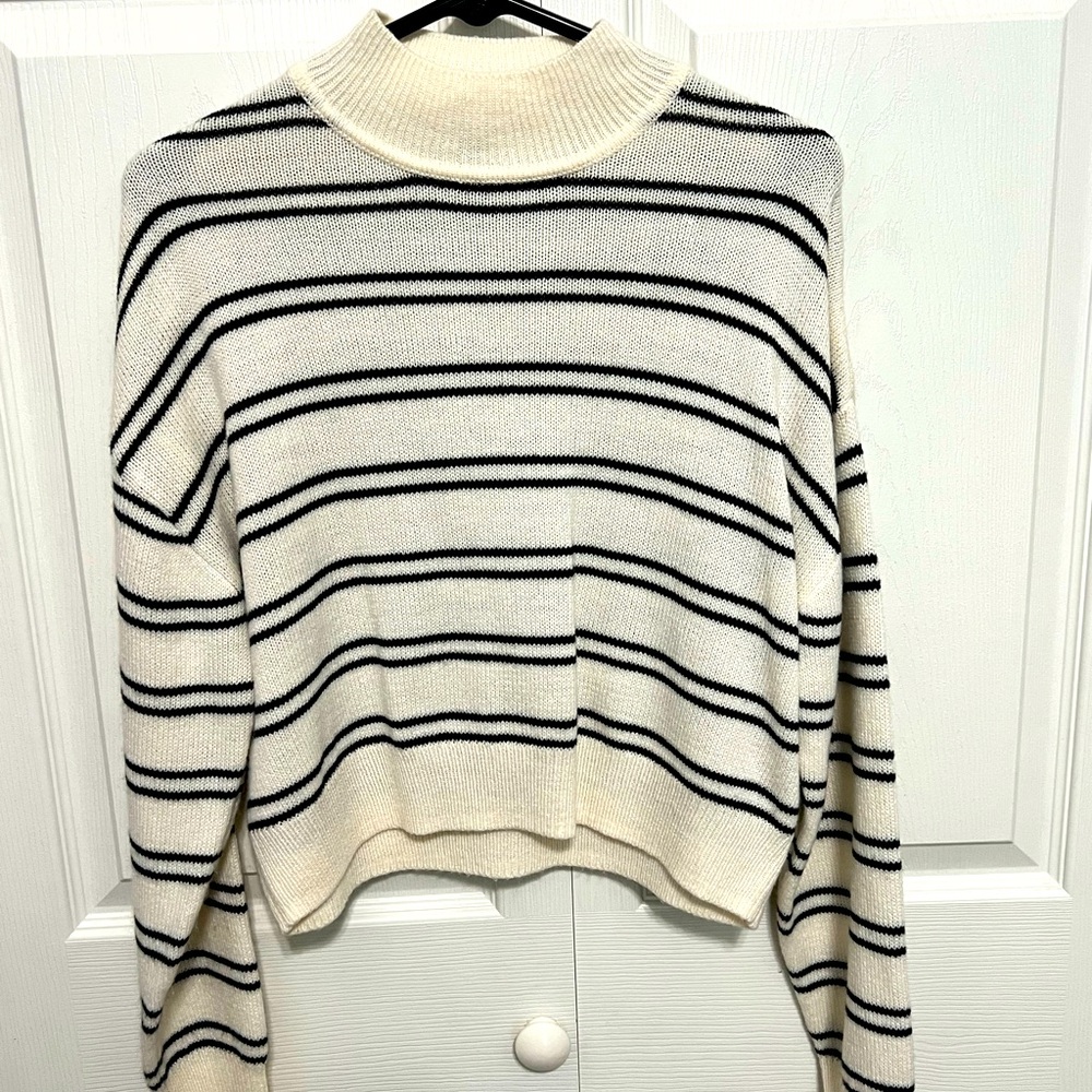 Lightweight slightly cropped soft sweater